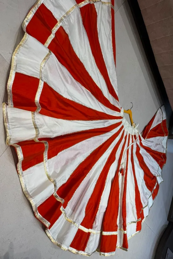 Red_And_White_Flared_Lehenga_Skirt_For_Women