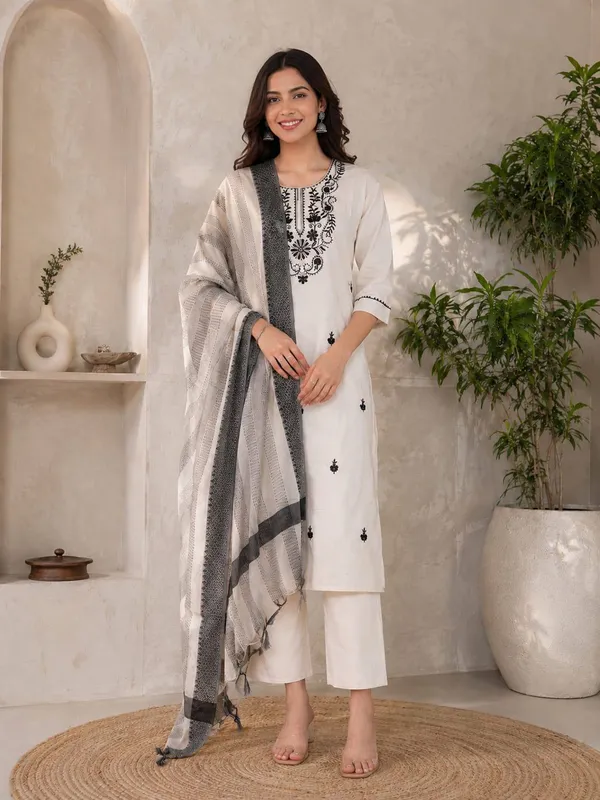 White_Embroidered_Kurta_Set_For_Women