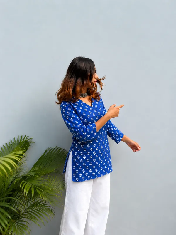 Blue_Printed_Straight_Kurta_For_Women