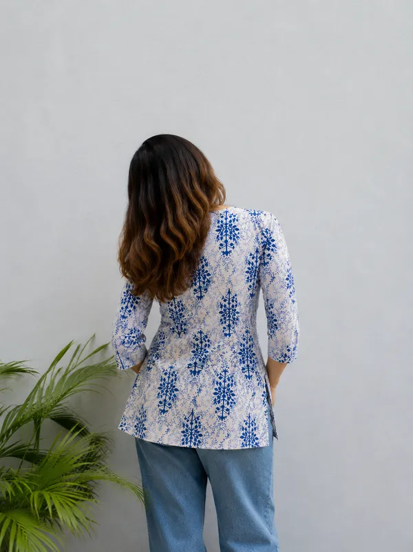 Blue_Floral_Print_Relaxed_Fit_Top_For_Women