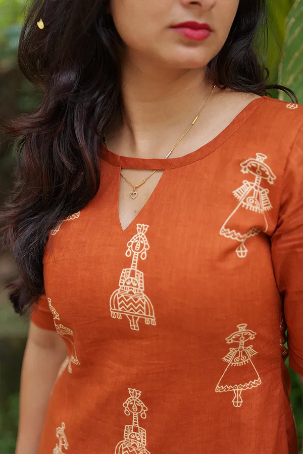 Orange_Straight_Printed_Kurta_For_Women