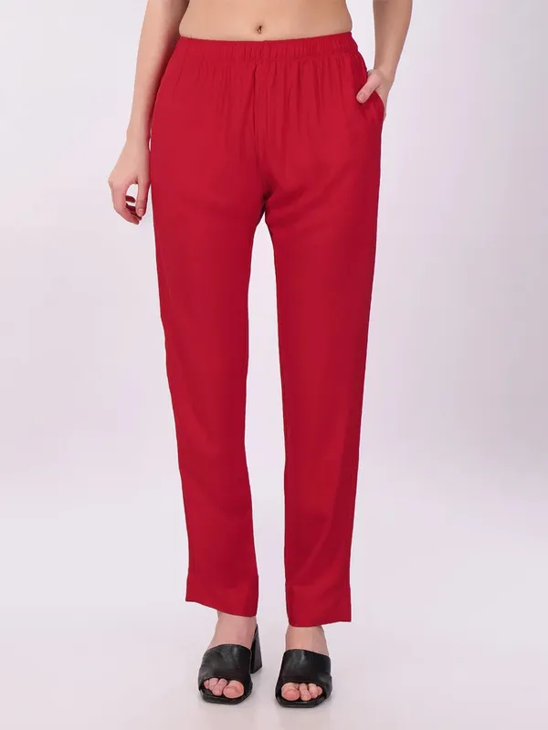 Red_Solid_Relaxed_Fit_Trousers_for_Women
