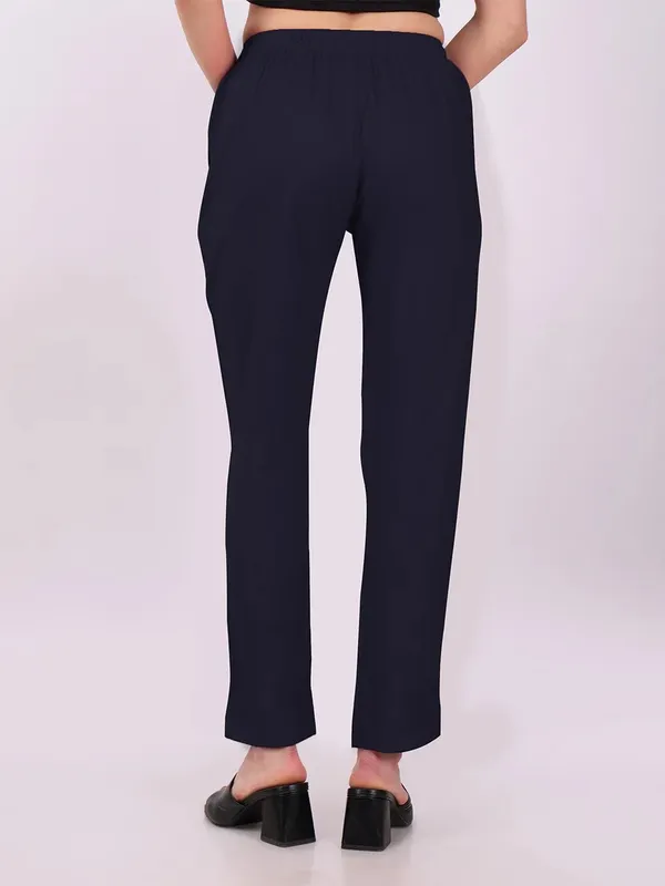 Black_Straight_Fit_Trousers_for_Women