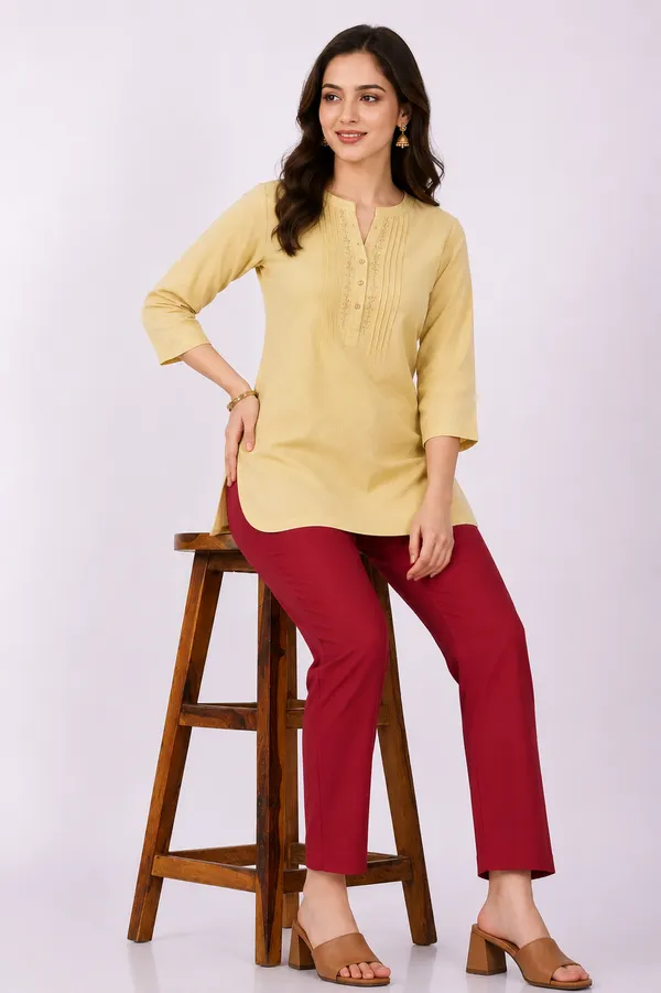 Red_Solid_Relaxed_Fit_Trousers_for_Women