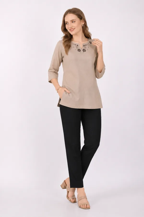 Black_Straight_Fit_Trousers_for_Women