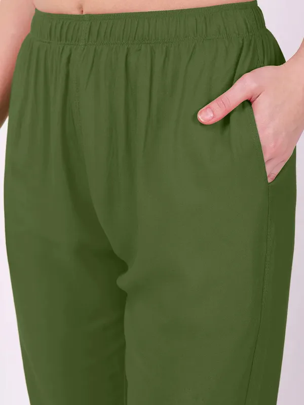 Green_Straight_Fit_Pants_for_Women