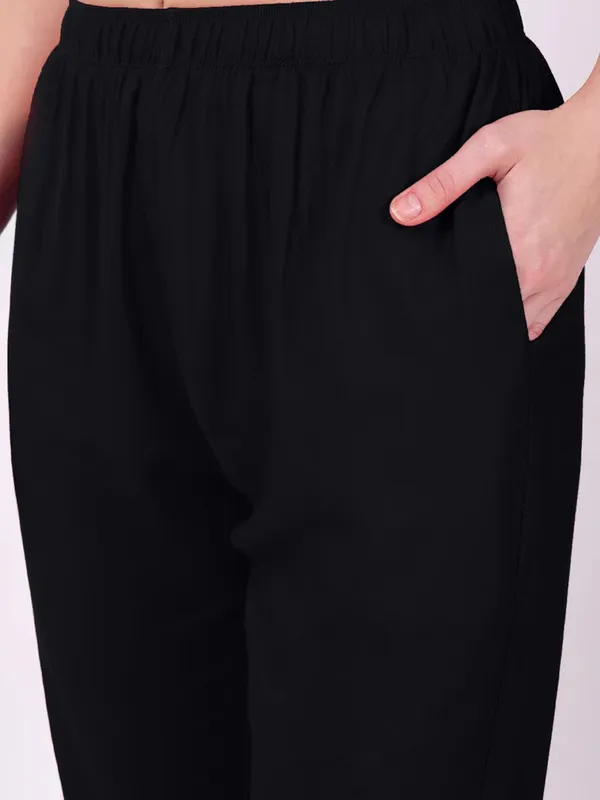 Black_Straight_Fit_Trousers_for_Women
