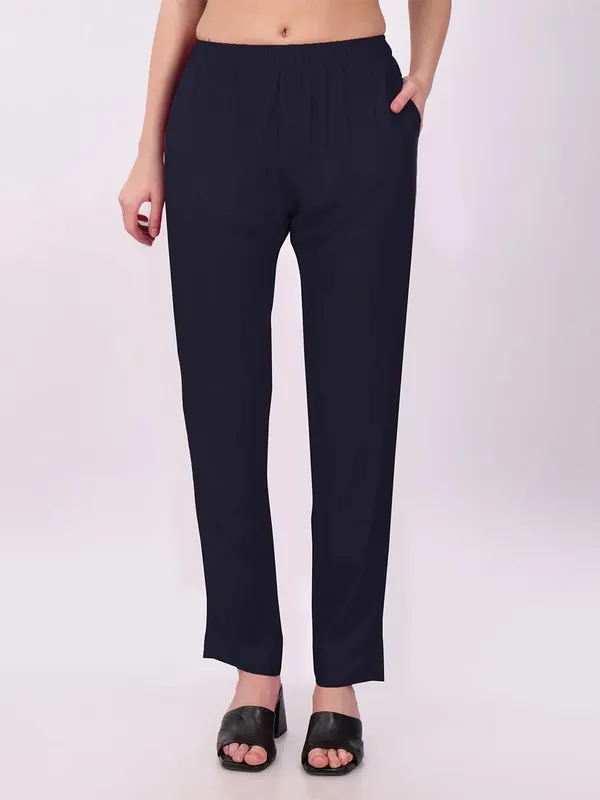 Black_Straight_Fit_Trousers_for_Women