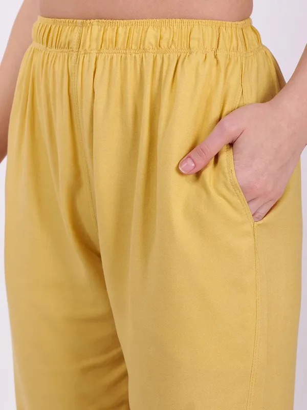 Yellow_Straight_Fit_Trousers_for_Women