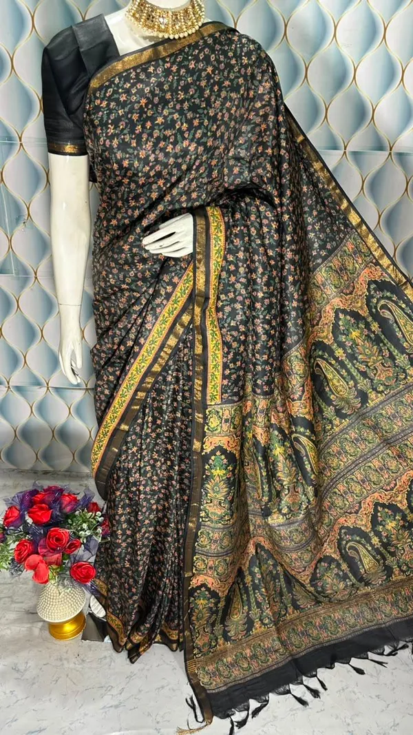Malwari_Silk_Ajrak_Print_Saree_For_Women