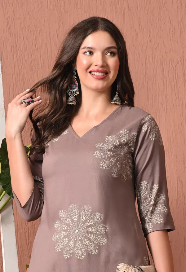 Mauve_Rayon_Straight_Embroidered_Kurta_For_Women