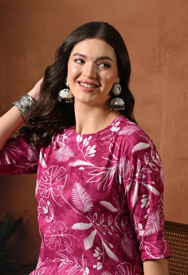 Magenta_Rayon_Straight_Floral_Print_Kurta_For_Women