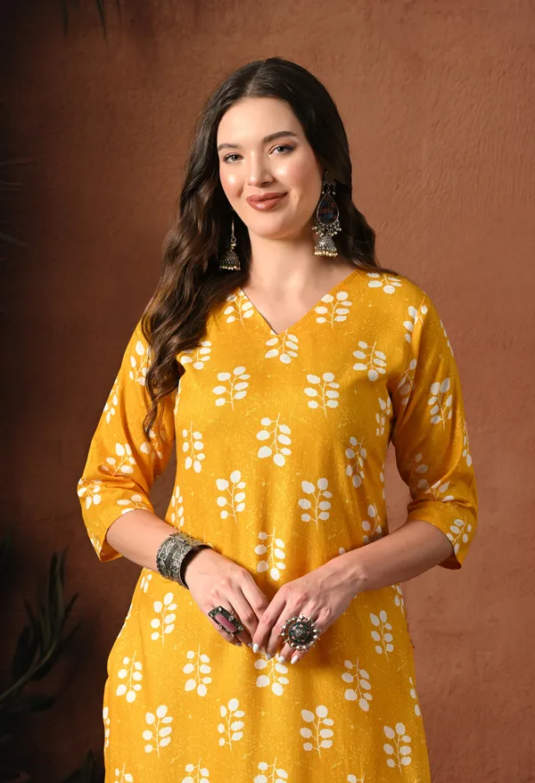 Yellow_Rayon_Straight_Printed_Kurta_For_Women