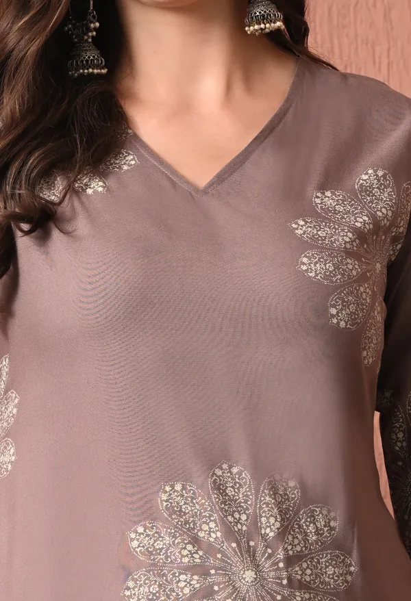 Mauve_Rayon_Straight_Embroidered_Kurta_For_Women