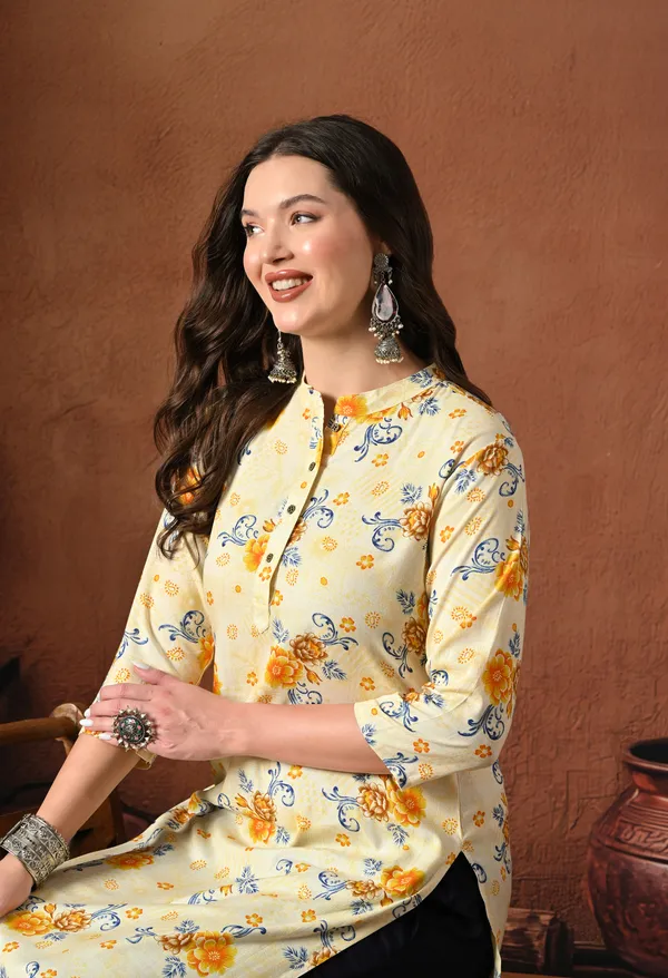 Cream_Rayon_Straight_Floral_Print_Kurta_For_Women