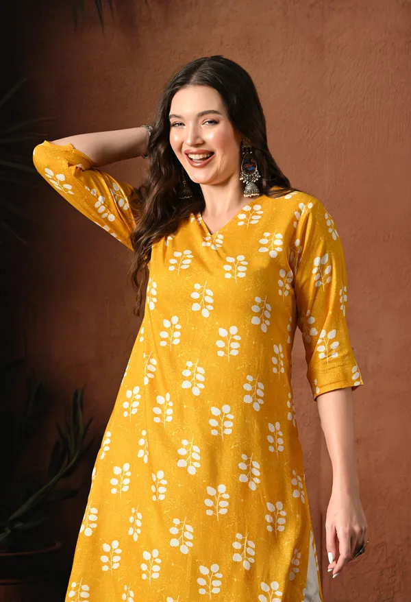 Yellow_Rayon_Straight_Printed_Kurta_For_Women