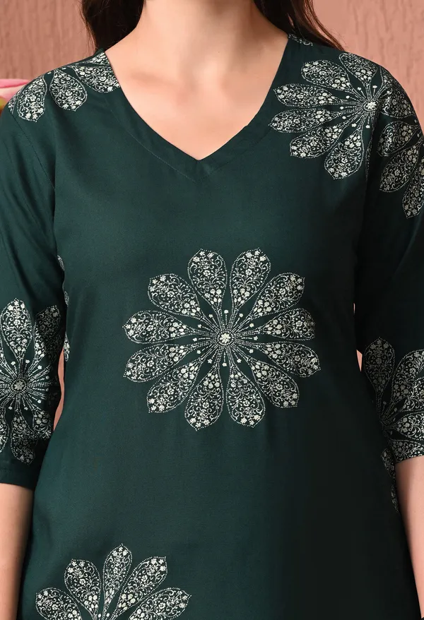 Dark_Green_Rayon_Straight_Floral_Print_Kurta_For_Women