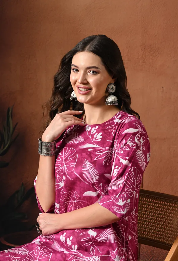 Magenta_Rayon_Straight_Floral_Print_Kurta_For_Women