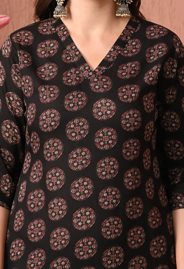 Black_Rayon_Straight_Floral_Print_Kurta_For_Women