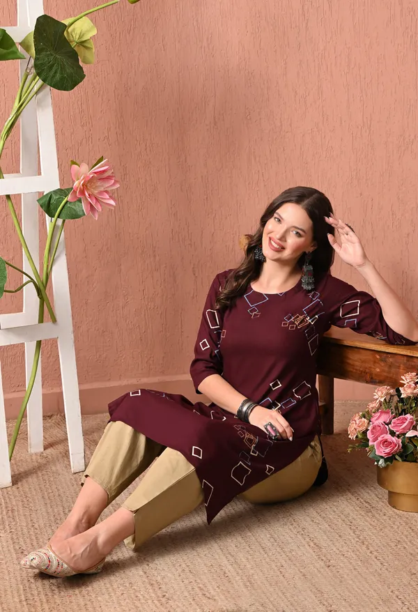 Maroon_Rayon_Straight_Geometric_Print_Kurta_For_Women