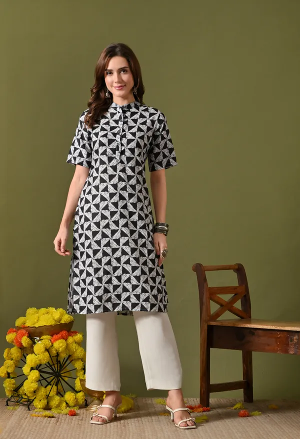 Black_Rayon_Straight_Geometric_Print_Kurta_For_Women
