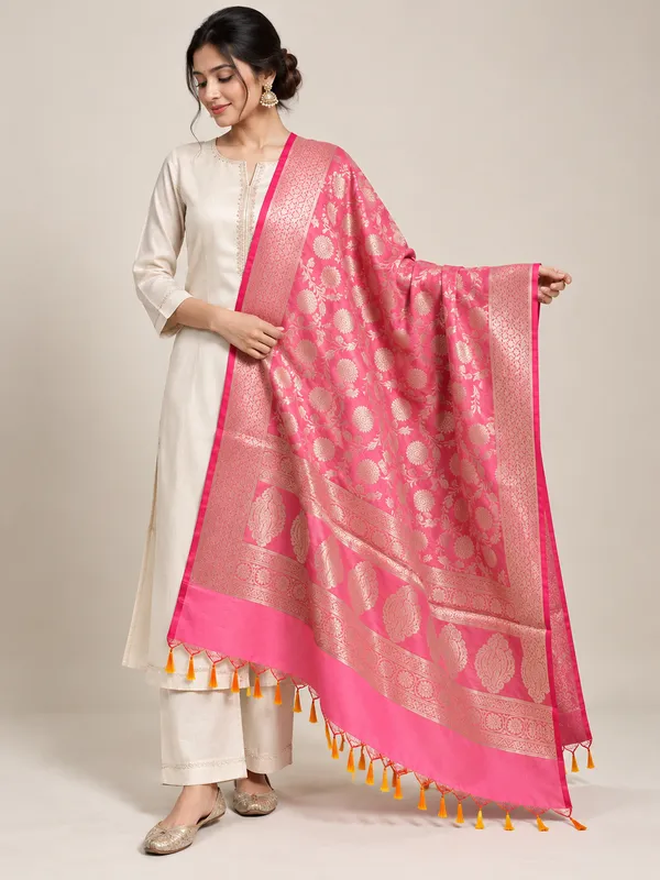 Pink_Woven_Brocade_Dupatta_for_Women