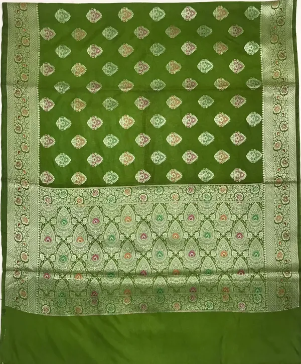 Green_Woven_Traditional_Saree_For_Women