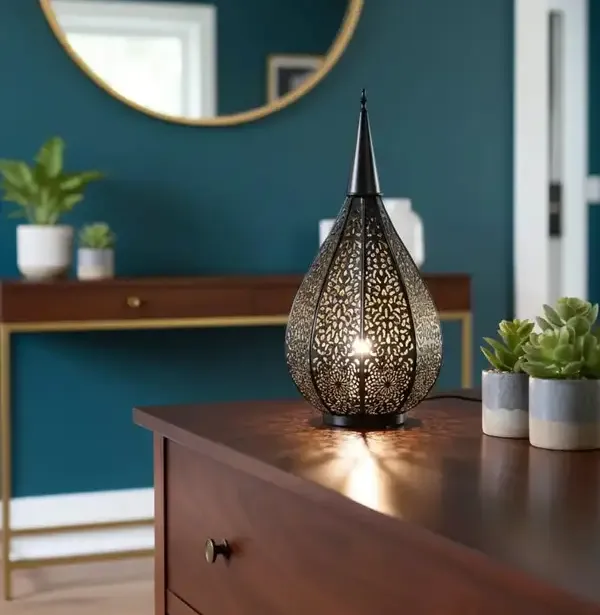 Metal_Moroccan_Filigree_Table_Lantern