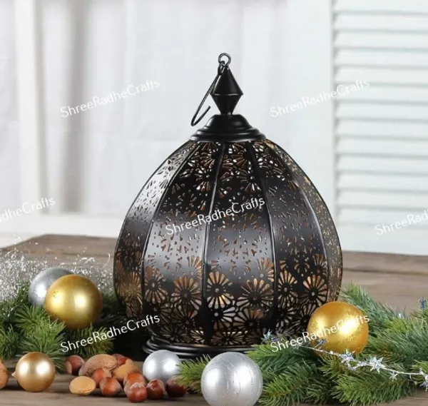 Metal_Traditional_Floral_Cutwork_Lantern