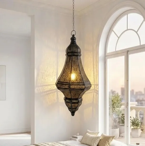 Metal_Moroccan_Pattern_Hanging_Lantern_Golden