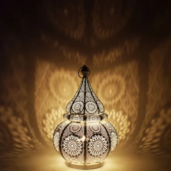 Metal_Moroccan_Floral_Pattern_Table_Lantern
