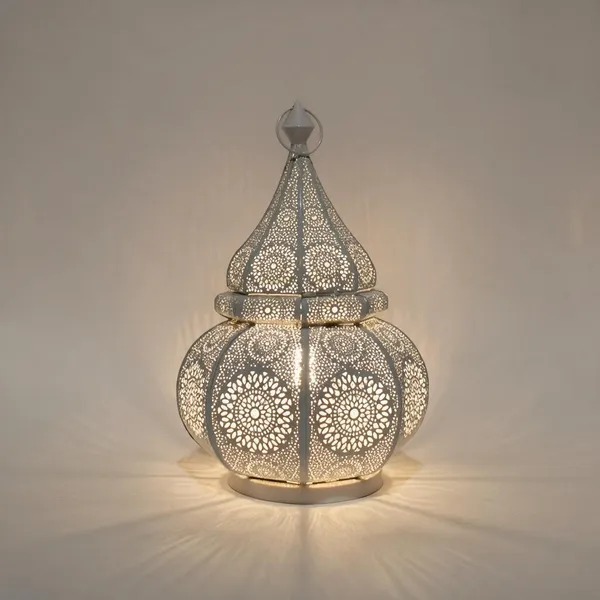 Metal_Moroccan_Floral_Pattern_Table_Lantern