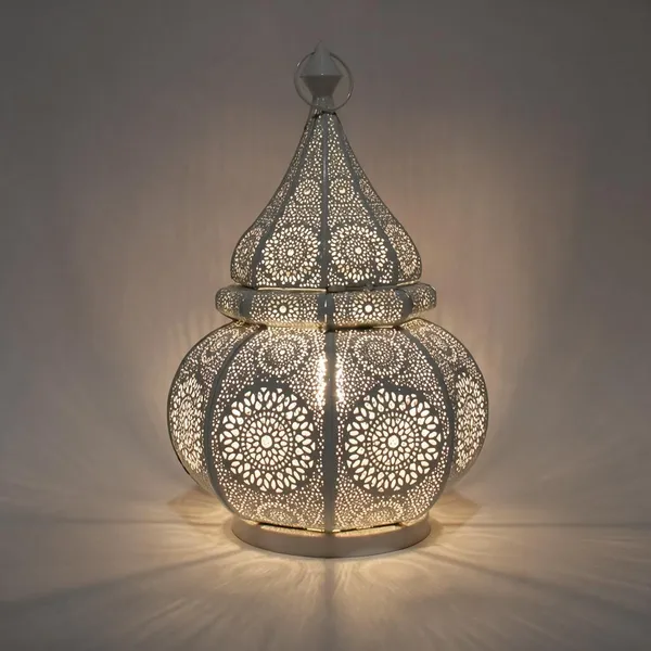 Metal_Moroccan_Floral_Pattern_Table_Lantern
