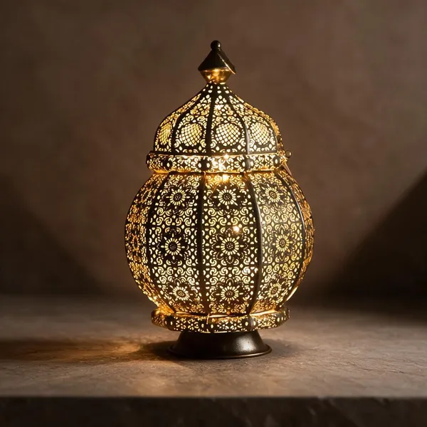 Metal_Moroccan_Floral_Pattern_Lantern_Lamp