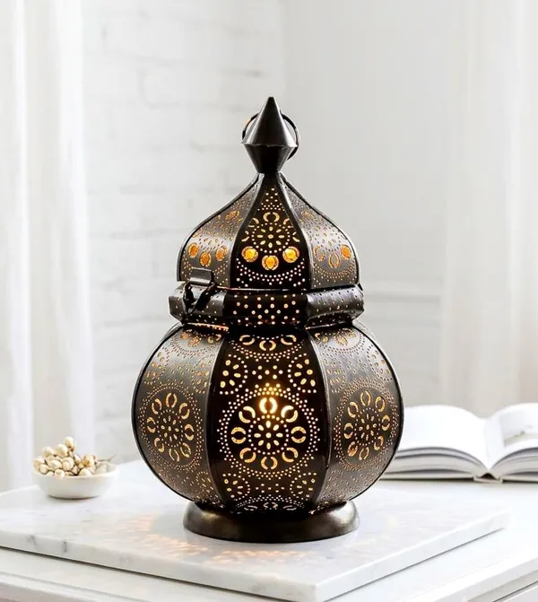 Metal_Moroccan_Floral_Pattern_Decorative_Lantern