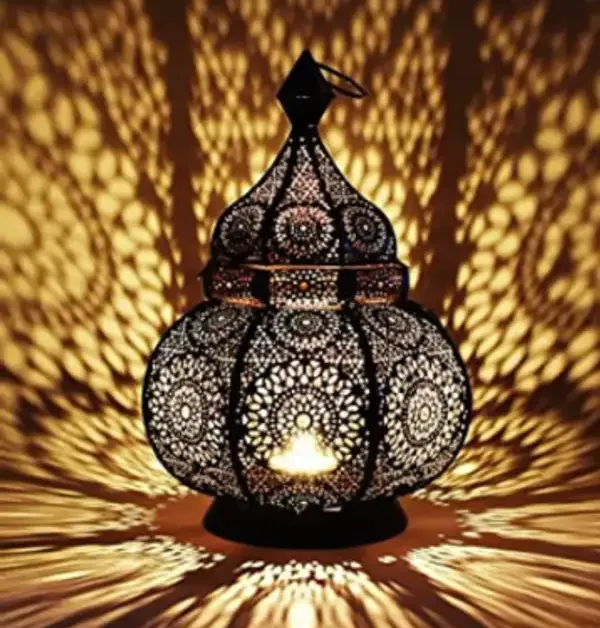 Metal_Moroccan_Pattern_Decorative_Lantern