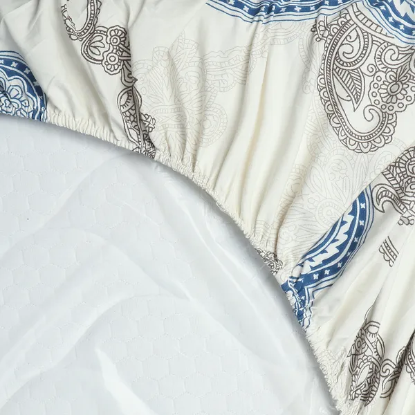 Premium_Elastic_Fitted_Bedsheet_With_2_Pillow_Covers_|_Soft_Breathable_Fabric_|_Geometric_Floral_Print_Bed_Sheet_Set_|_199_X_155_X_35_Cm_(Sapphire_And_Beige)
