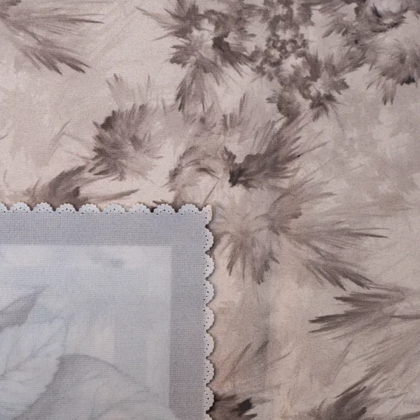 Velvet_Table_Cover_With_Floral_Design,_With_Leaf_Pattern_Border_In_Dual_Tone_Colour_Suitable_For_Living_Room,_Brown