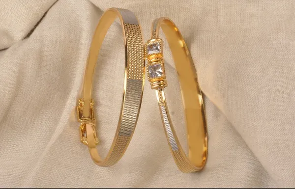 Gold_Brass_Textured_Bangle_Set_For_Women