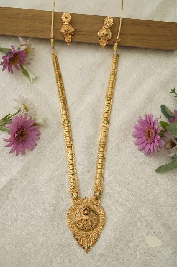 Gold_Alloy_Long_Filigree_Traditional_Necklace_And_Earrings_Set_For_Women