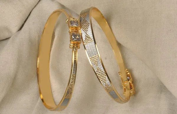 Gold_Brass_Textured_Bangle_Set_Of_2_For_Women