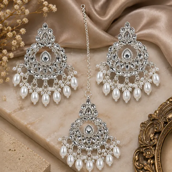 Silver_Alloy_Pearl_Chandelier_Earrings_And_Maang_Tikka_Set_For_Women