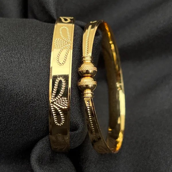 Gold_Brass_Paisley_Patterned_Bangle_Set_For_Women