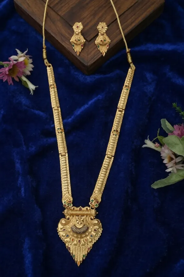 Gold_Alloy_Long_Engraved_Traditional_Necklace_And_Earrings_Set_For_Women