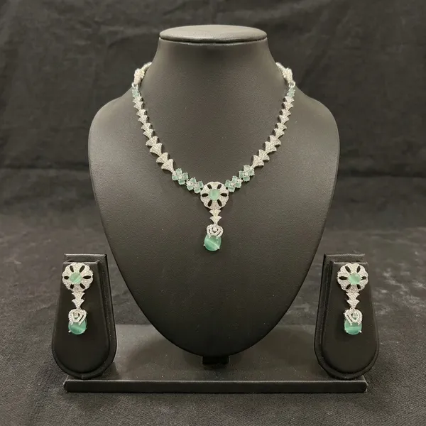 Green_Silver_Floral_Stone_Necklace_Set_For_Women