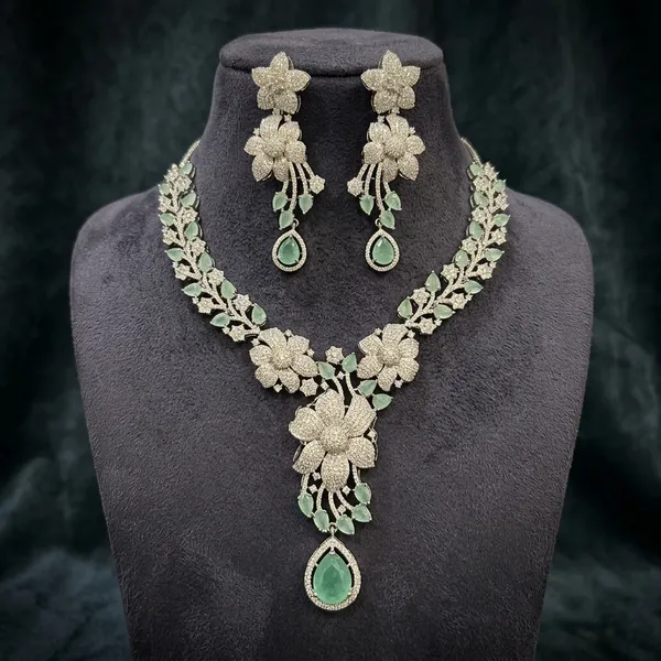 Gold_Green_Stone_Floral_Necklace_Set_For_Women