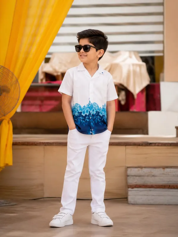 Blue_And_White_Casual_Shirt_For_Boys