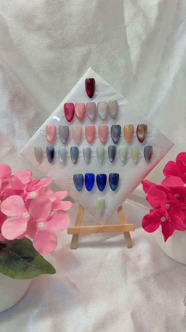 Solid_Cateye_Nails_(write_shade_number_in_any_specific_information_during_customization)
