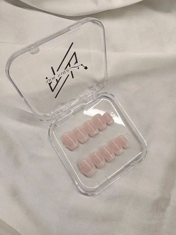 Hyper_Realistic_Nails