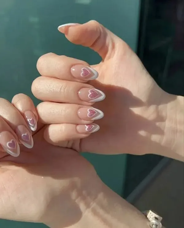 Frenchglitterheart_Nails